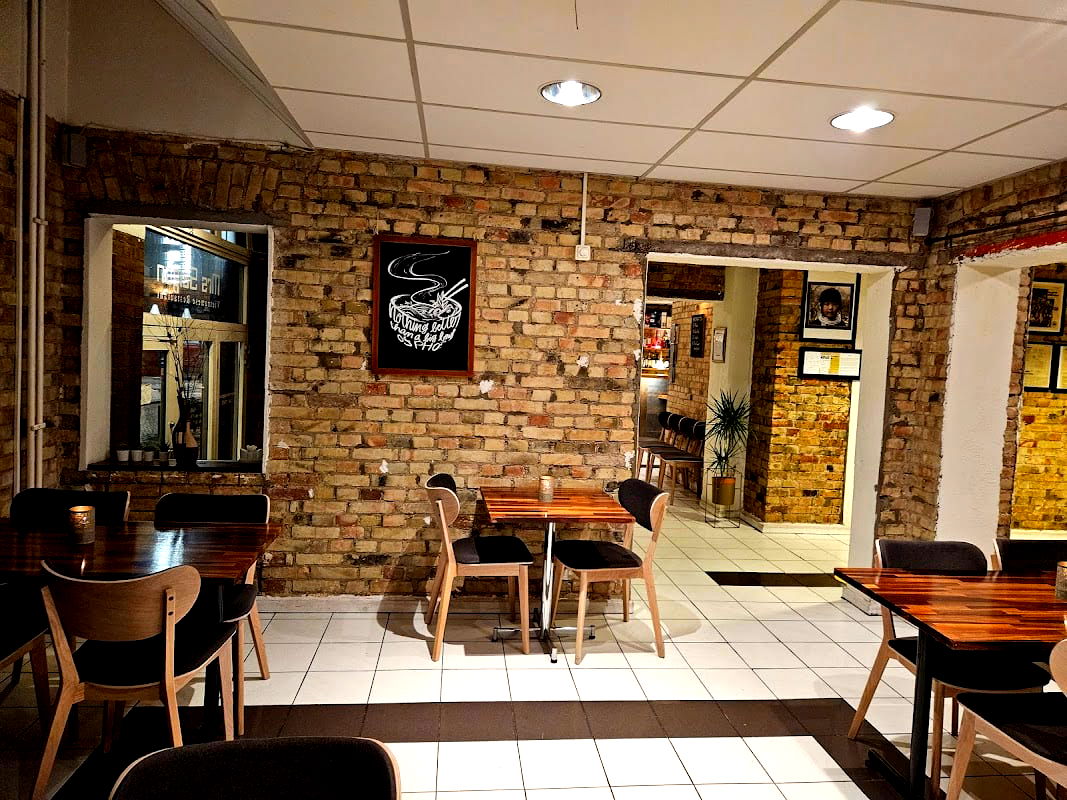 Mrs Saigon - Photo 1