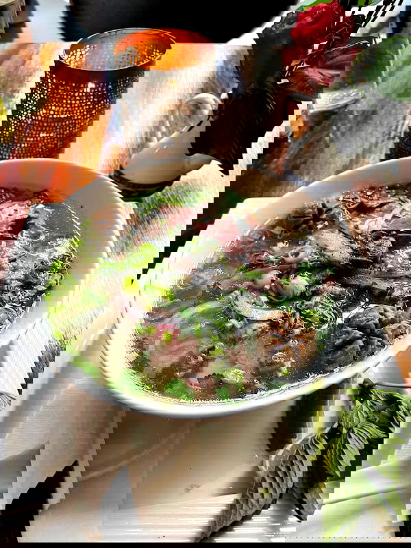 Mrs Saigon - Photo 3