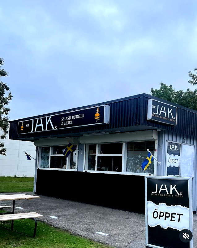 Mr JAKs smash burger & more - Photo 1