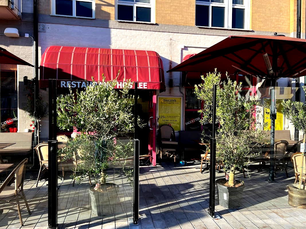 Hos Lee restaurang - Photo 1