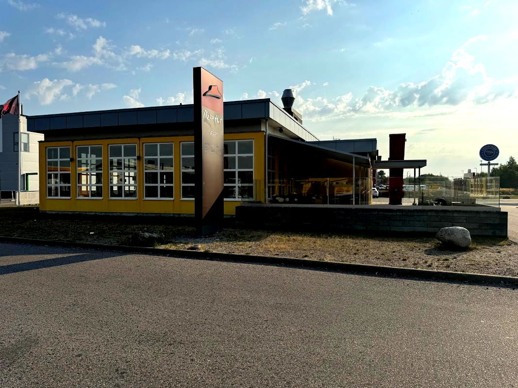 Pizza Hut Malmö - Photo 3