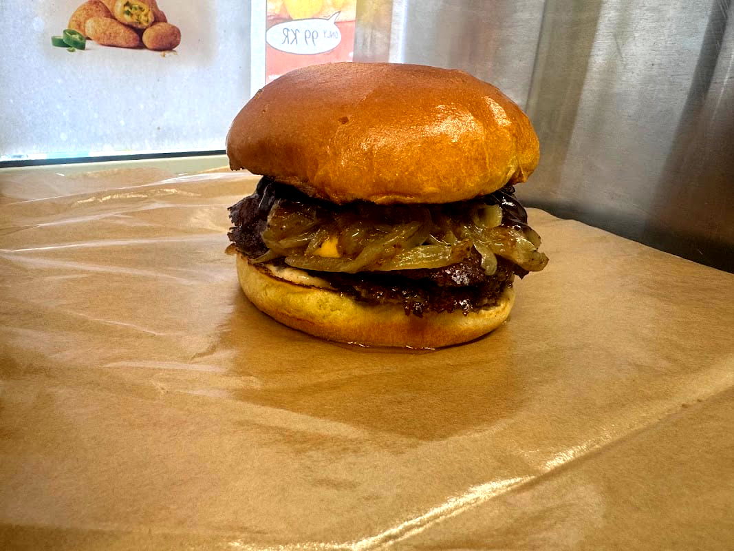 Lazy Dog _ street food - Photo 2