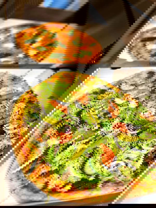 Västra Pizzeria & Pub - Photo 2