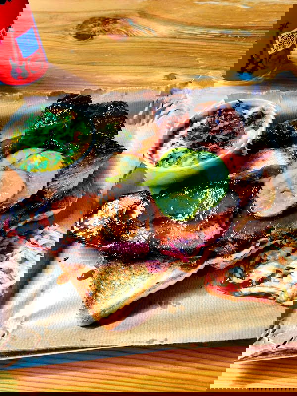 Who’s Smoking BBQ - Photo 5