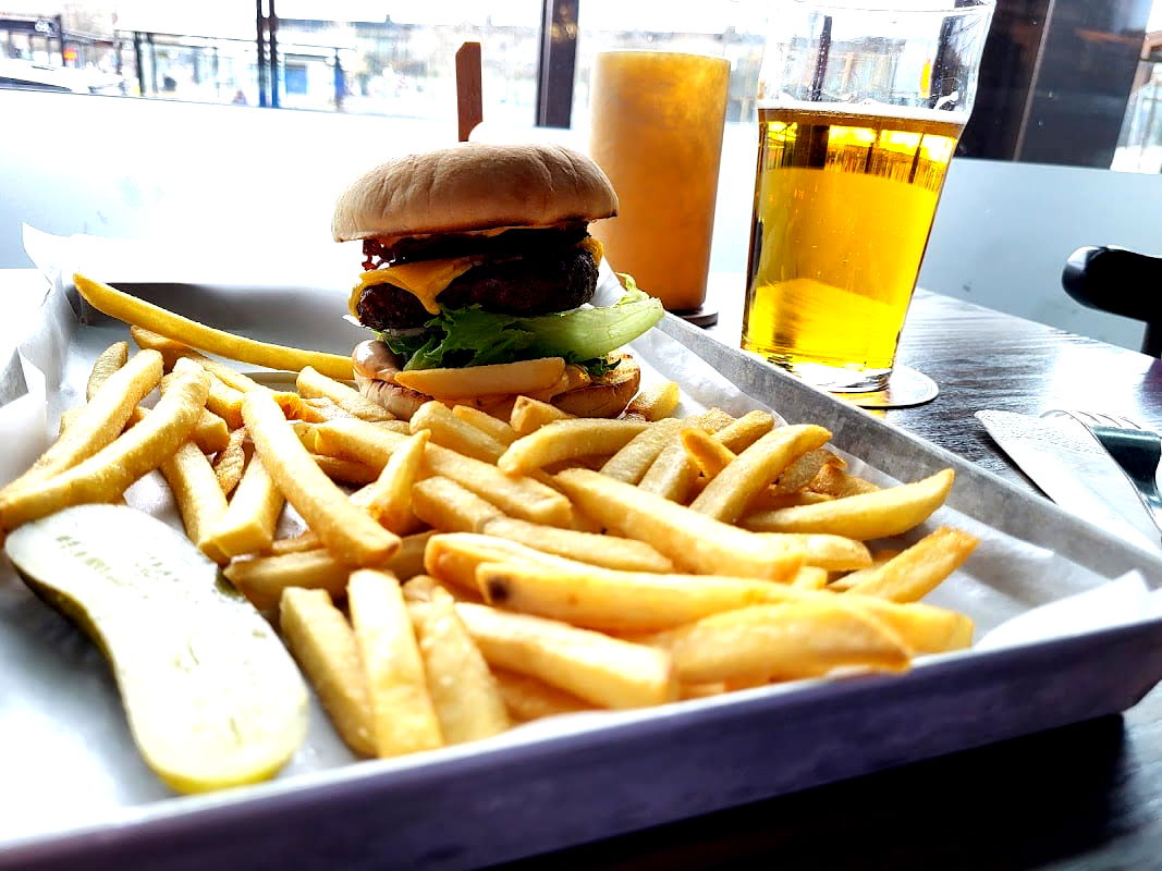 The Bishops Arms - Photo 2