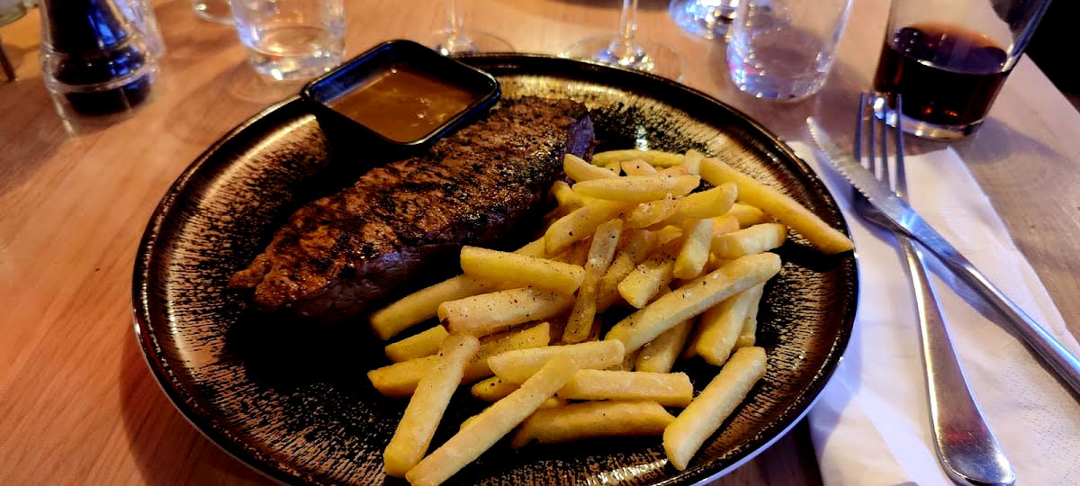 Carnivore Steak House - Photo 2
