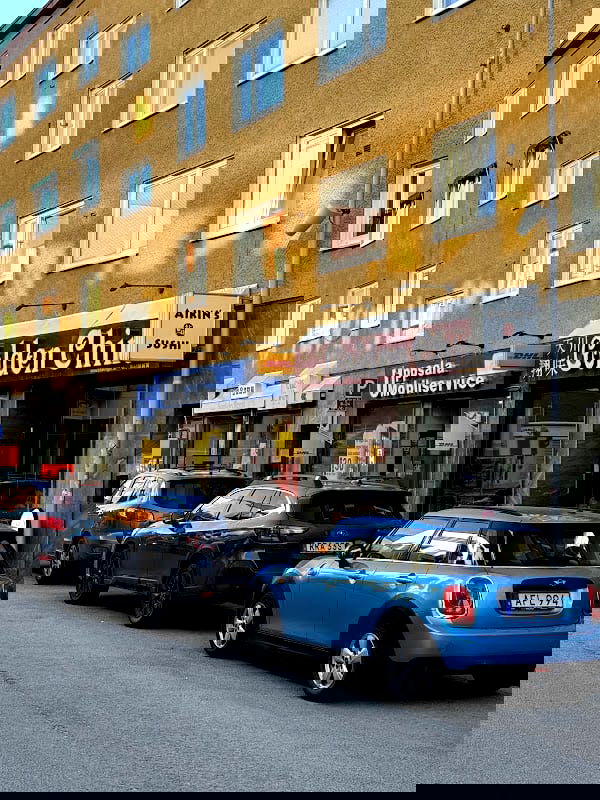 Golden China & Aikins Sushi - Photo 1