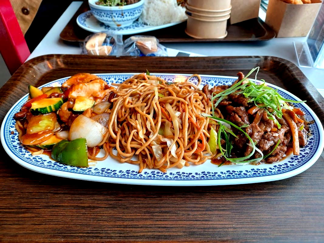 ChopChop Asian Express - Photo 4