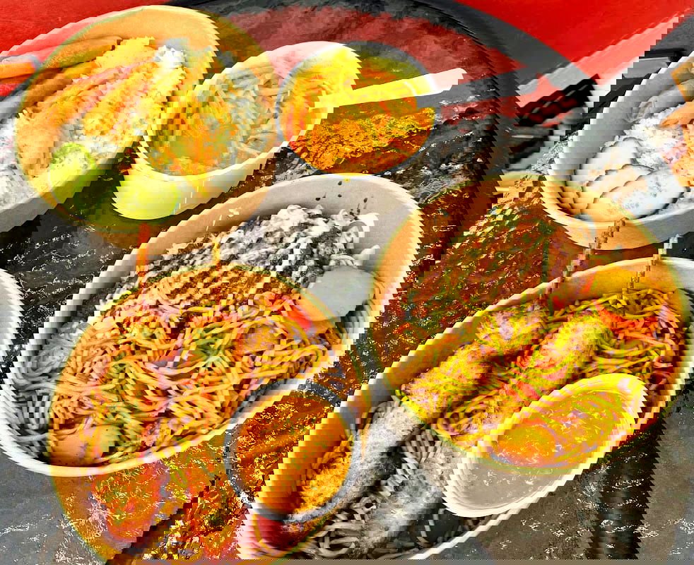 Pin-To Thai Lunch Box - Photo 1