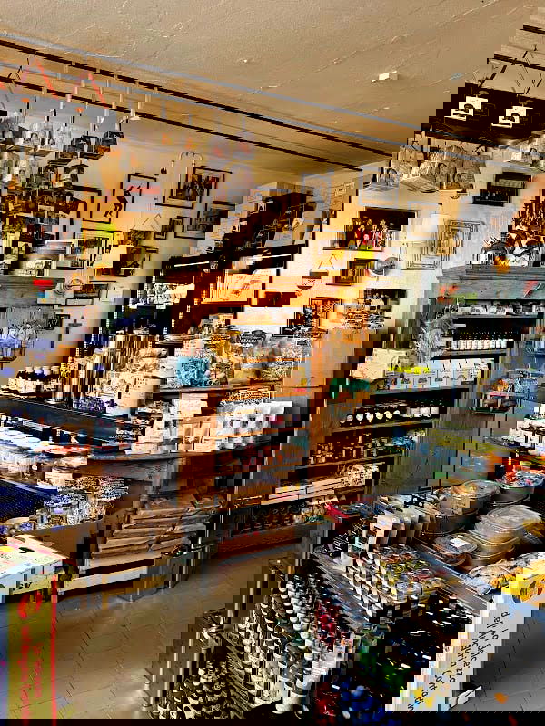 SottoSotto Deli - Photo 3