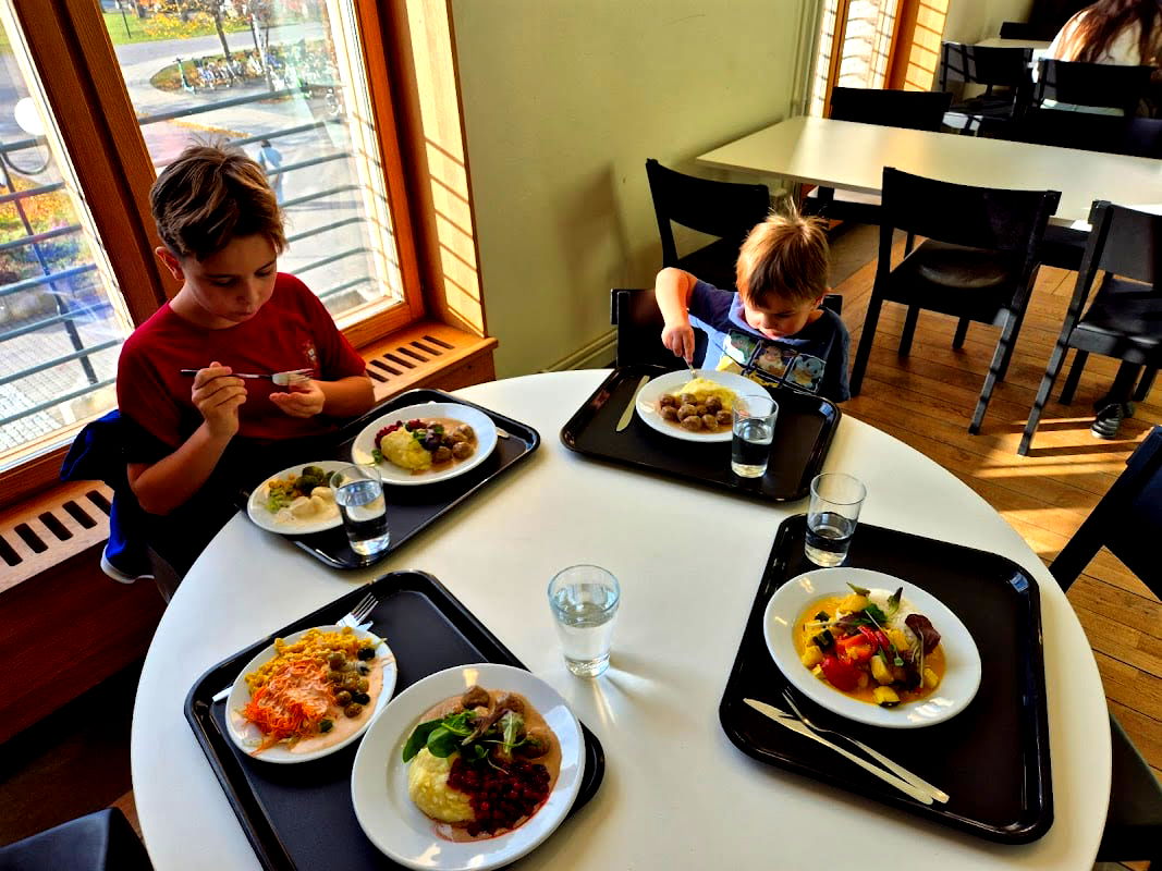 Hassan & Preecha EBC - Photo 2