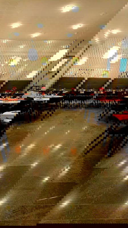 Hassan & Preecha EBC - Photo 3