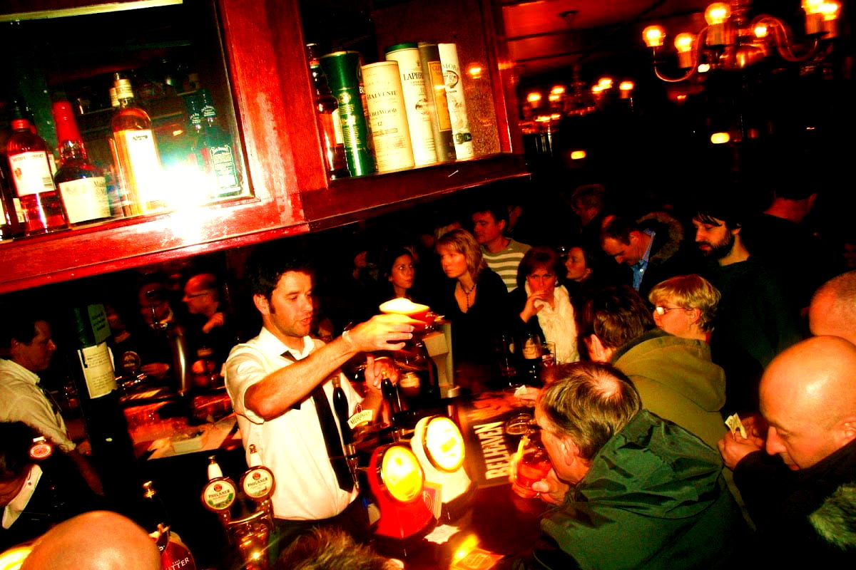 Pickwick Pub - Photo 1