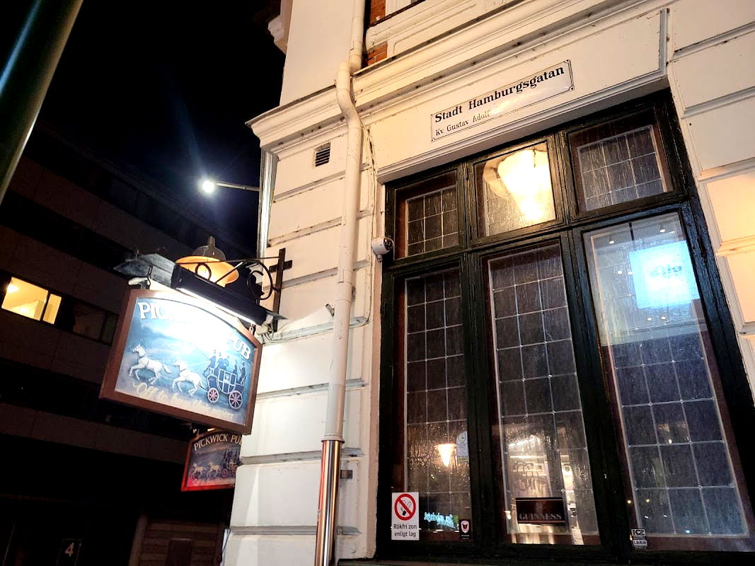 Pickwick Pub - Photo 5