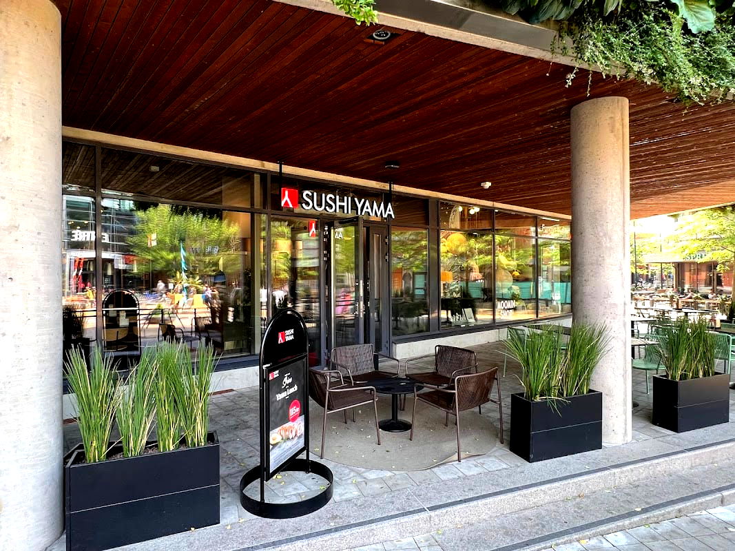 Sushi Yama - Photo 1