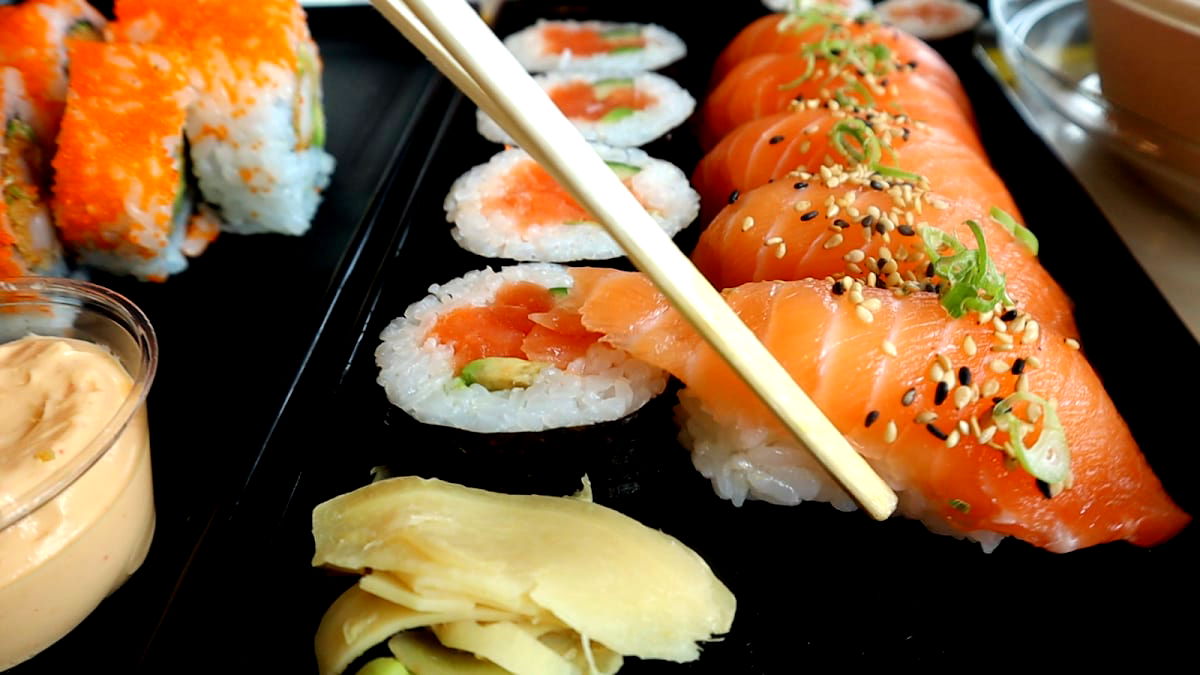 Salad & Sushi Svågertorp - Photo 3