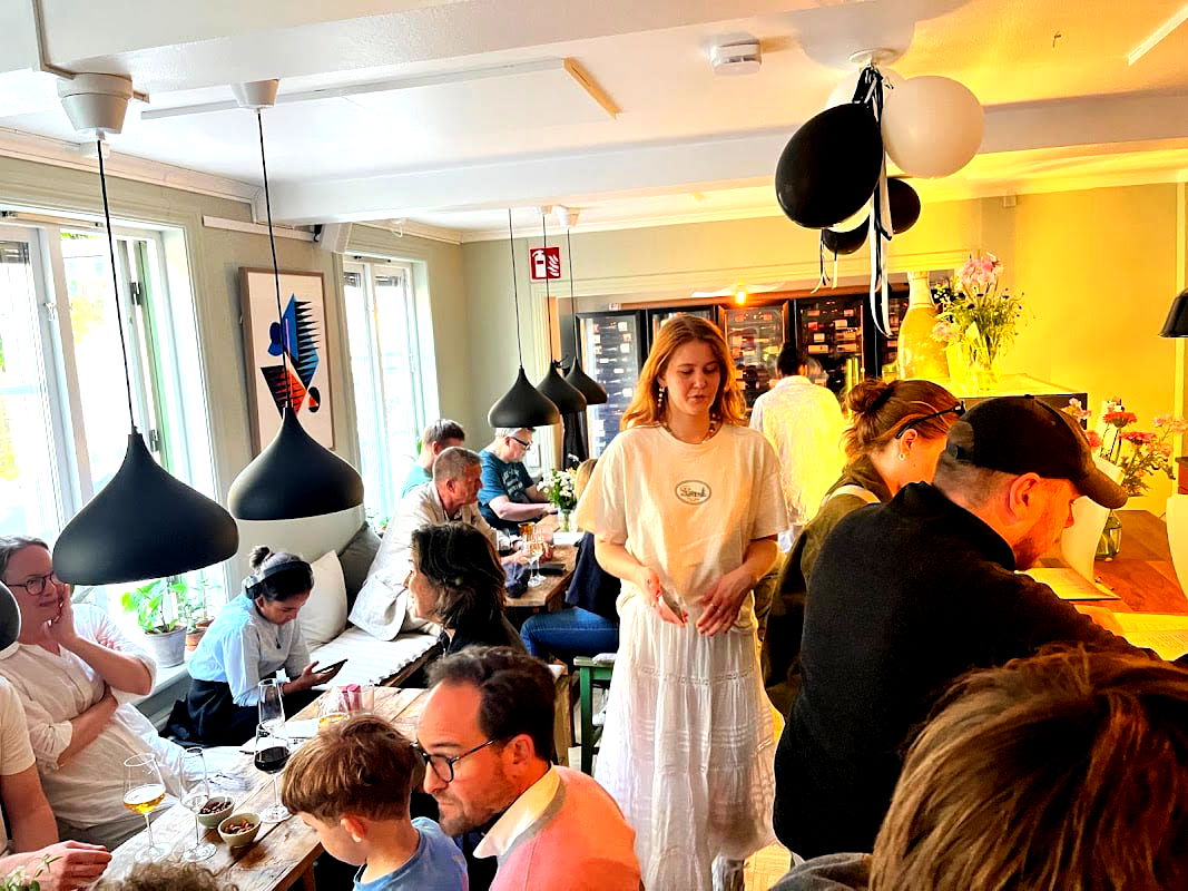 Taps Wine Bar - Photo 1