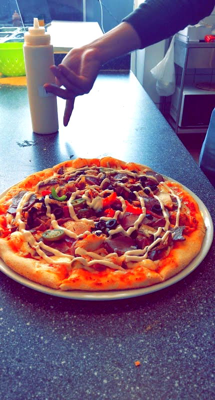 Awad livs & Pizzeria - Photo 3