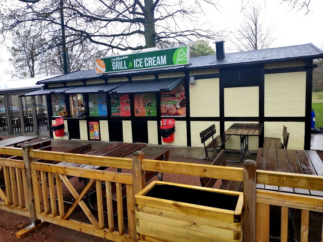 Slottsparkens Grill & Ice Cream - Photo 3