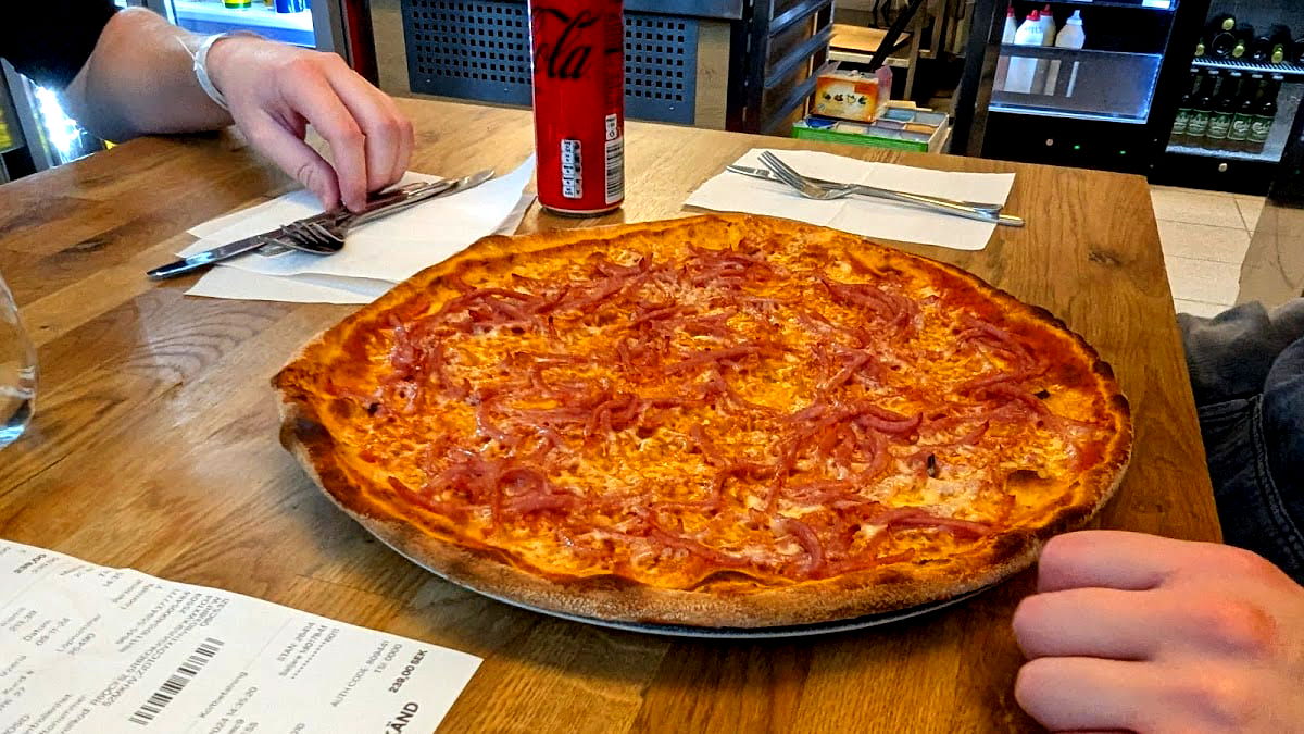 Lava Pizzeria - Photo 4