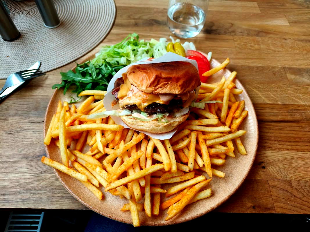 Lava Pizzeria - Photo 5