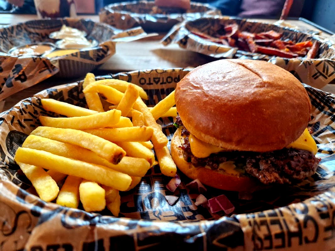 Tugg Burgers Borås - Photo 3