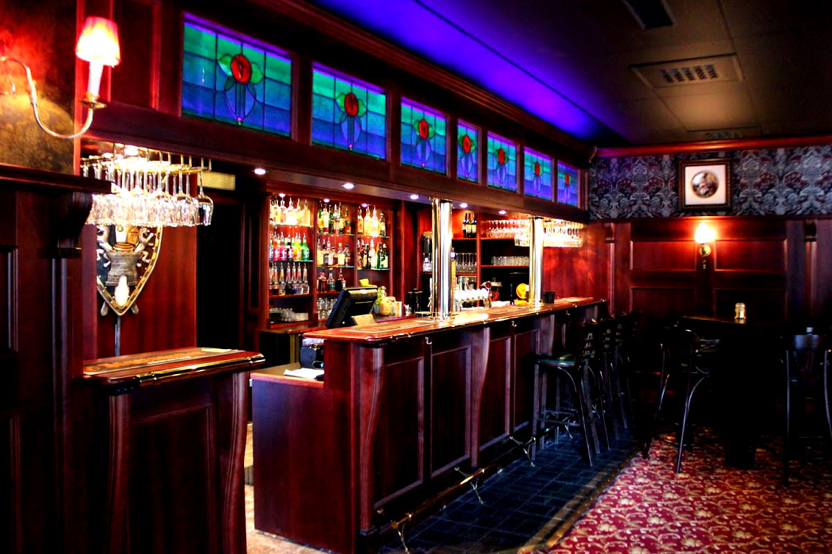 Williams Pub - Photo 1