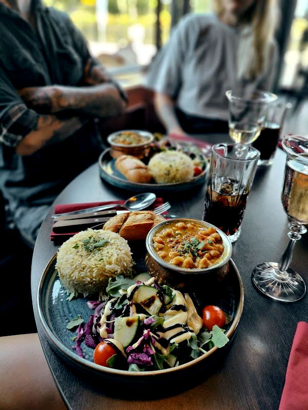 Williams Pub - Photo 2