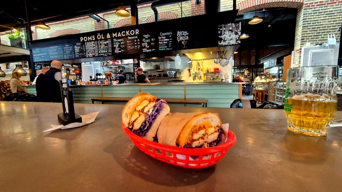 Poms Mackor - Photo 1