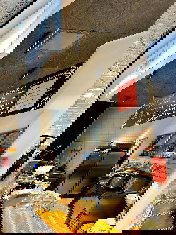 IZAKAI Sushi Emporia - Photo 3