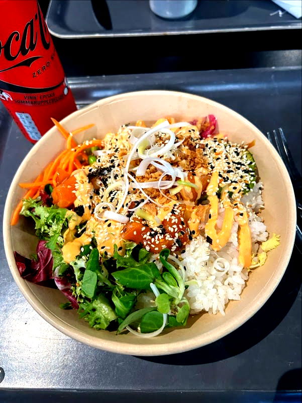 IZAKAI Sushi Emporia - Photo 5