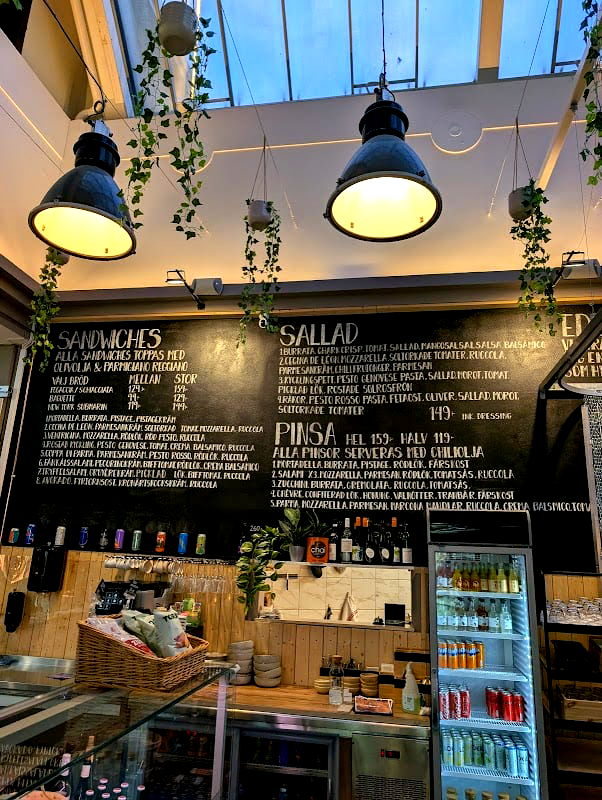 Edesia's Deli - Photo 1