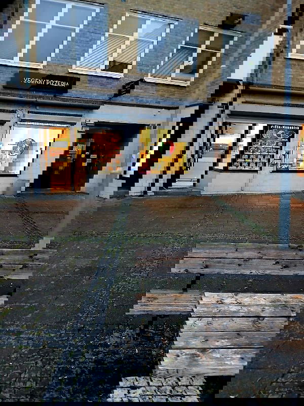 Pizzeria Vegenat - Photo 4