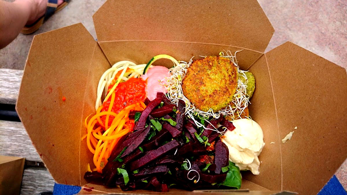 Raw Food Café - Photo 4