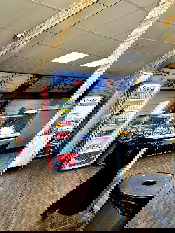 Sara`s SuperFalafel - Photo 4