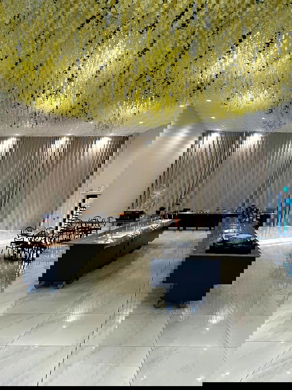 White lunch & event - Photo 2