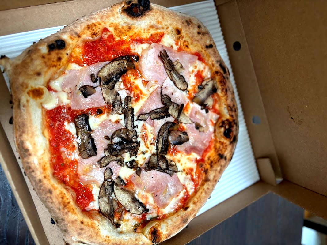 Banging Pizza - Photo 2