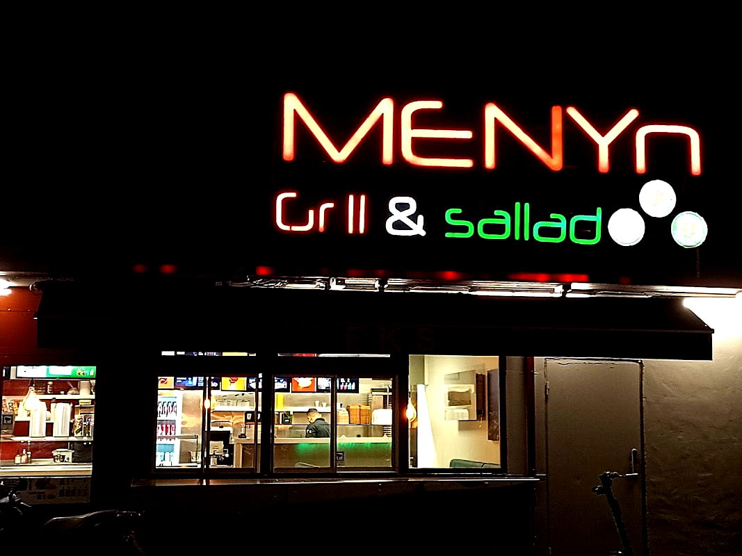 MENYn Grill & Salad - Photo 1