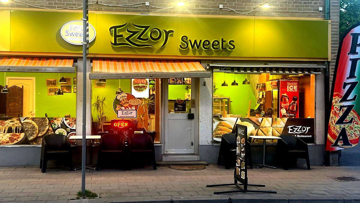Ezzor Sweet & Restaurang - Photo 1
