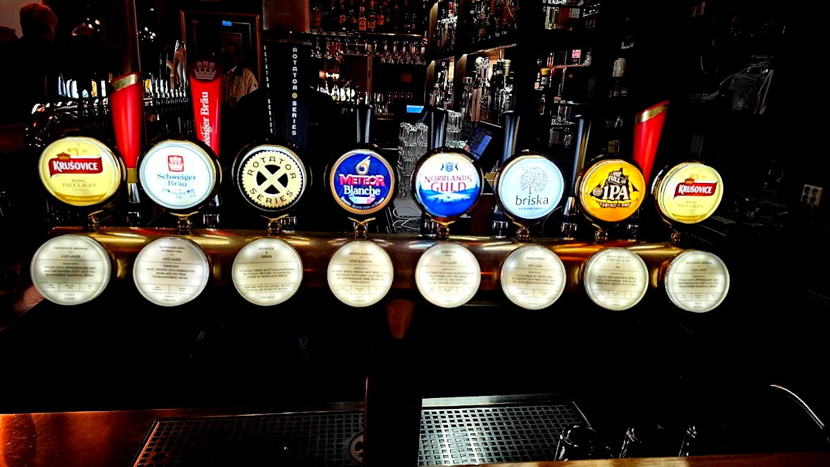 Wine and Gin Bar - Photo 3