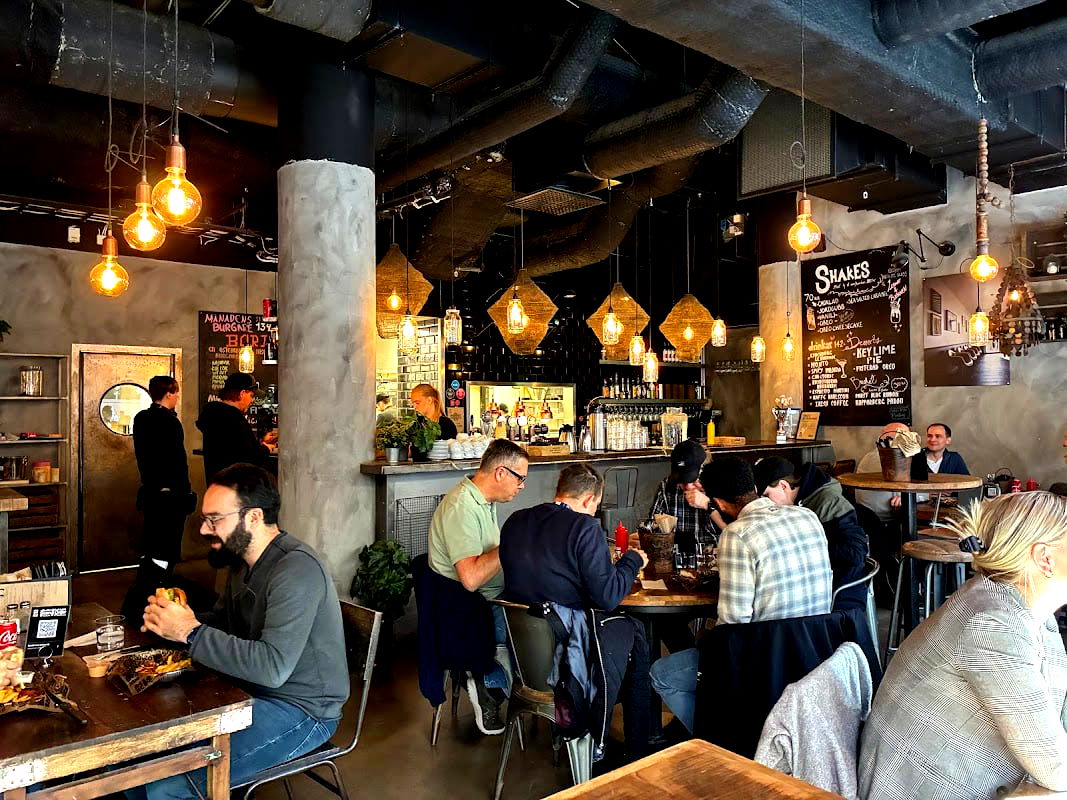 Tugg Burgers - Photo 2