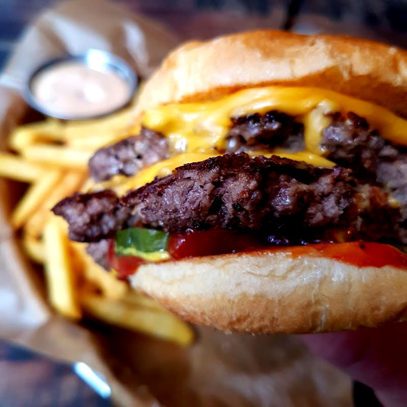 Tugg Burgers - Photo 5