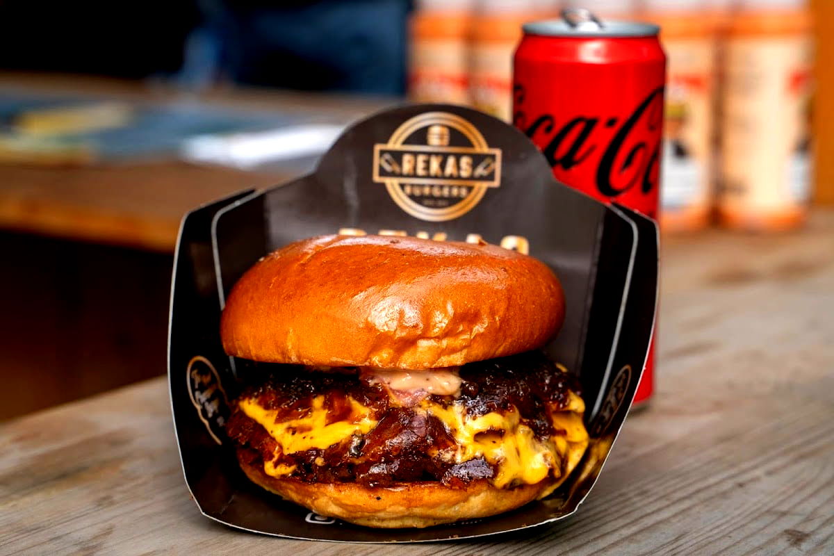 Rekas Burgers - Photo 2