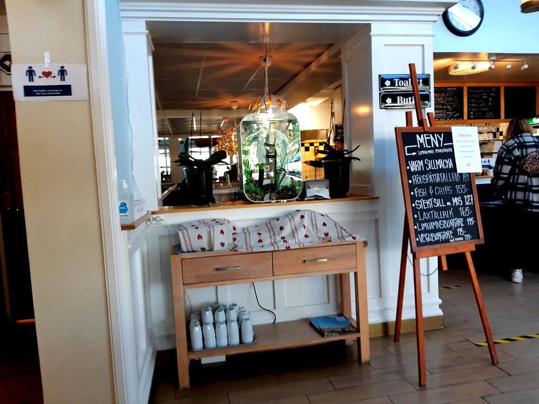 Limhamns Fiskrökeri Restaurang - Photo 1