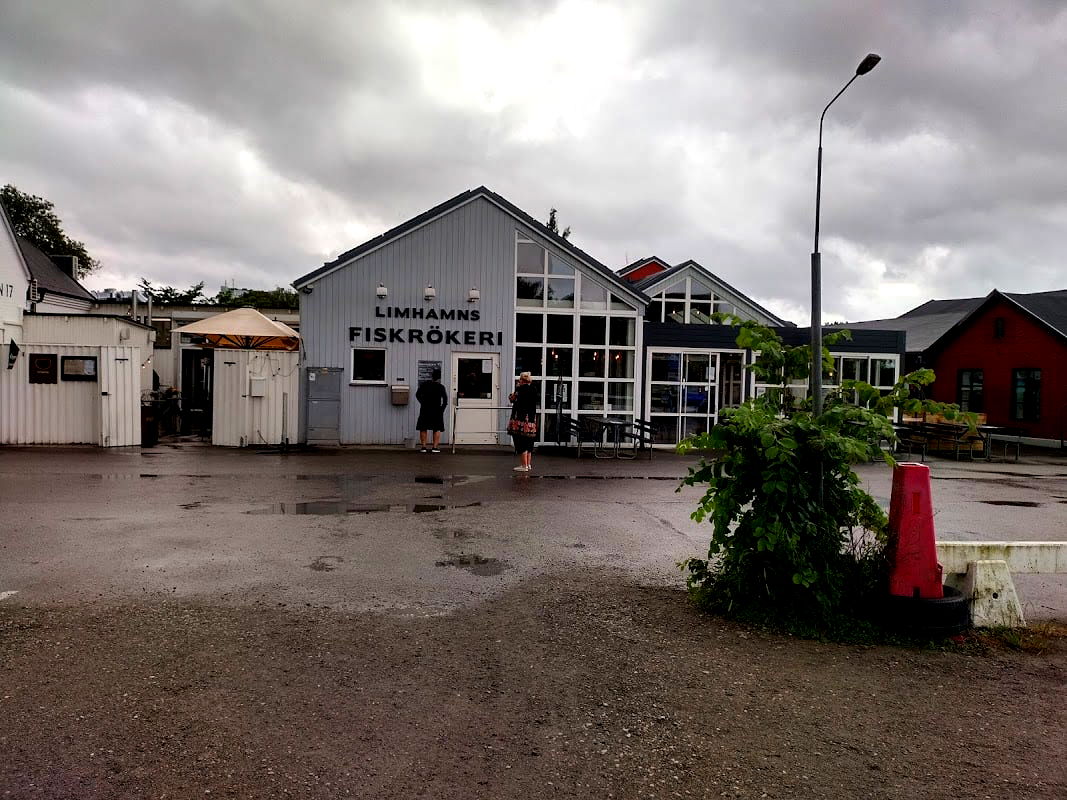 Limhamns Fiskrökeri Restaurang - Photo 3