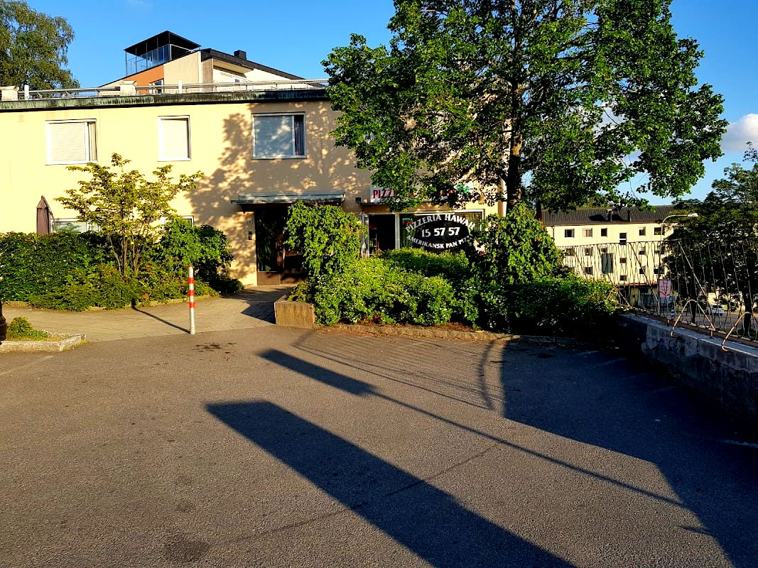 Pizzeria Hawaii - Photo 5