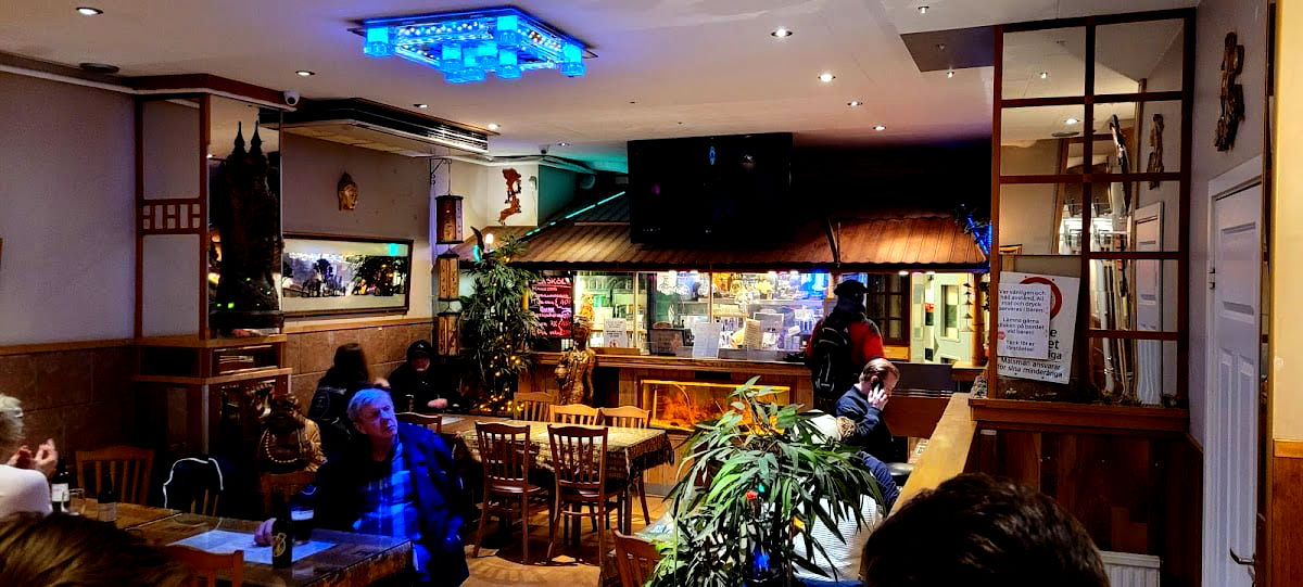 Asian House - Photo 1