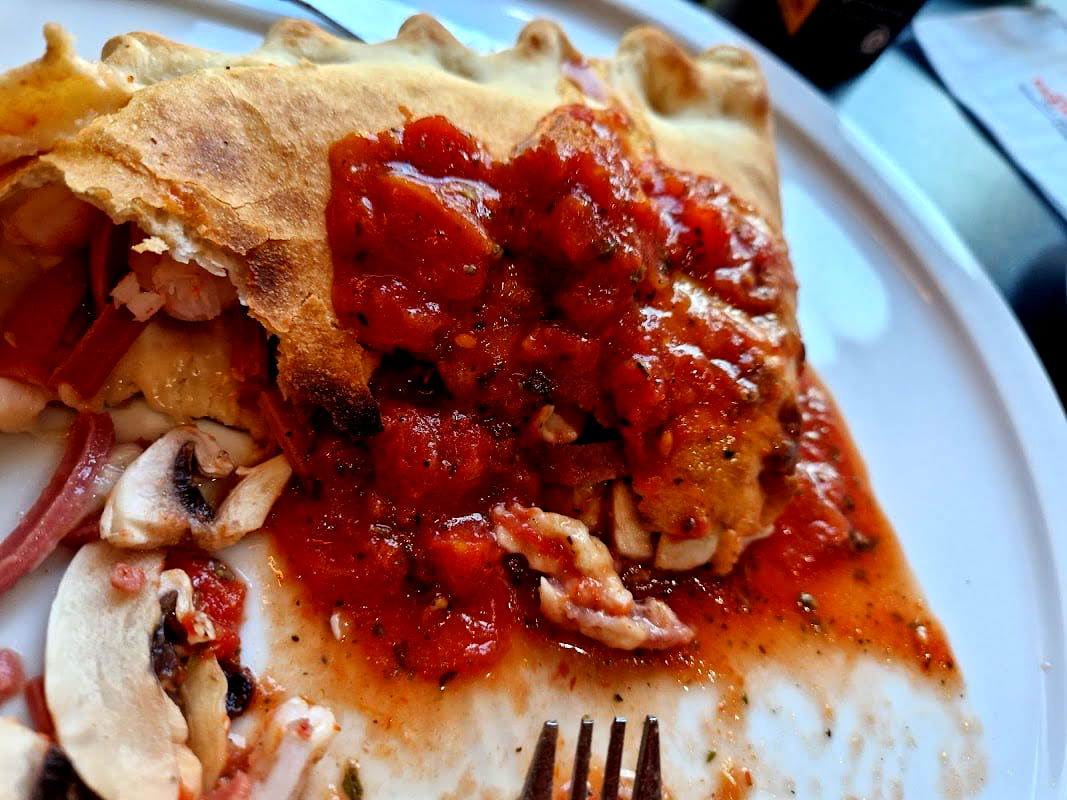 Meet N Eat - Photo 5