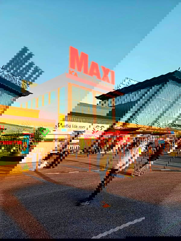 Sushi Daily - ICA Maxi Toftanäs - Photo 1