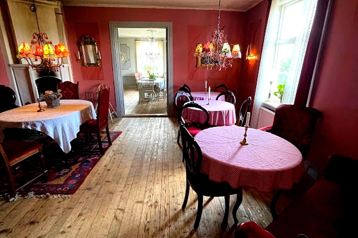 Svenska tantens trädgårdscafé - Photo 5